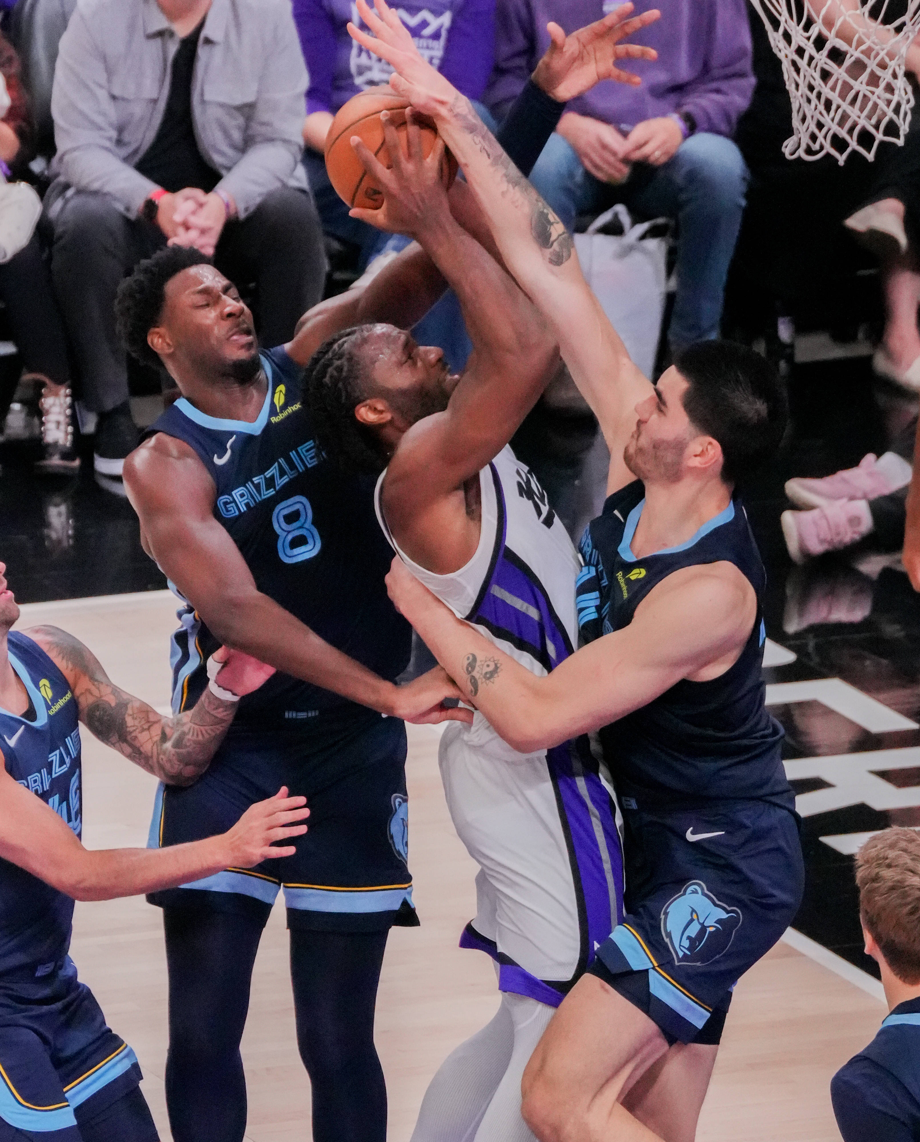 国王强势日本男篮,詹姆斯绝境逆转 国王强势日本男篮,詹姆斯绝境逆转