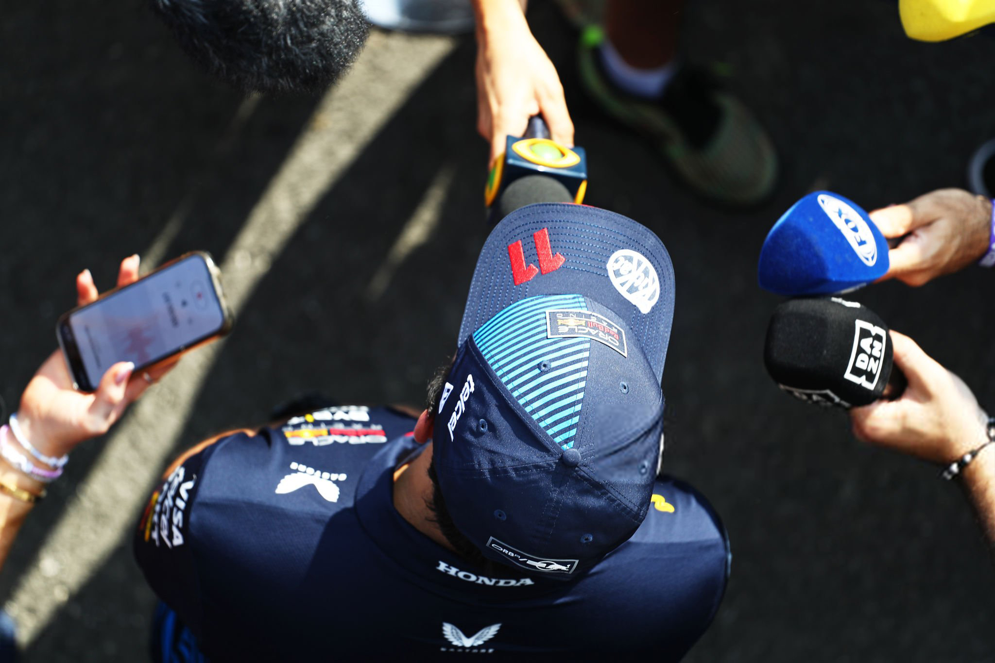 红牛车队鏖战迈凯伦，佩雷兹刷新纪录