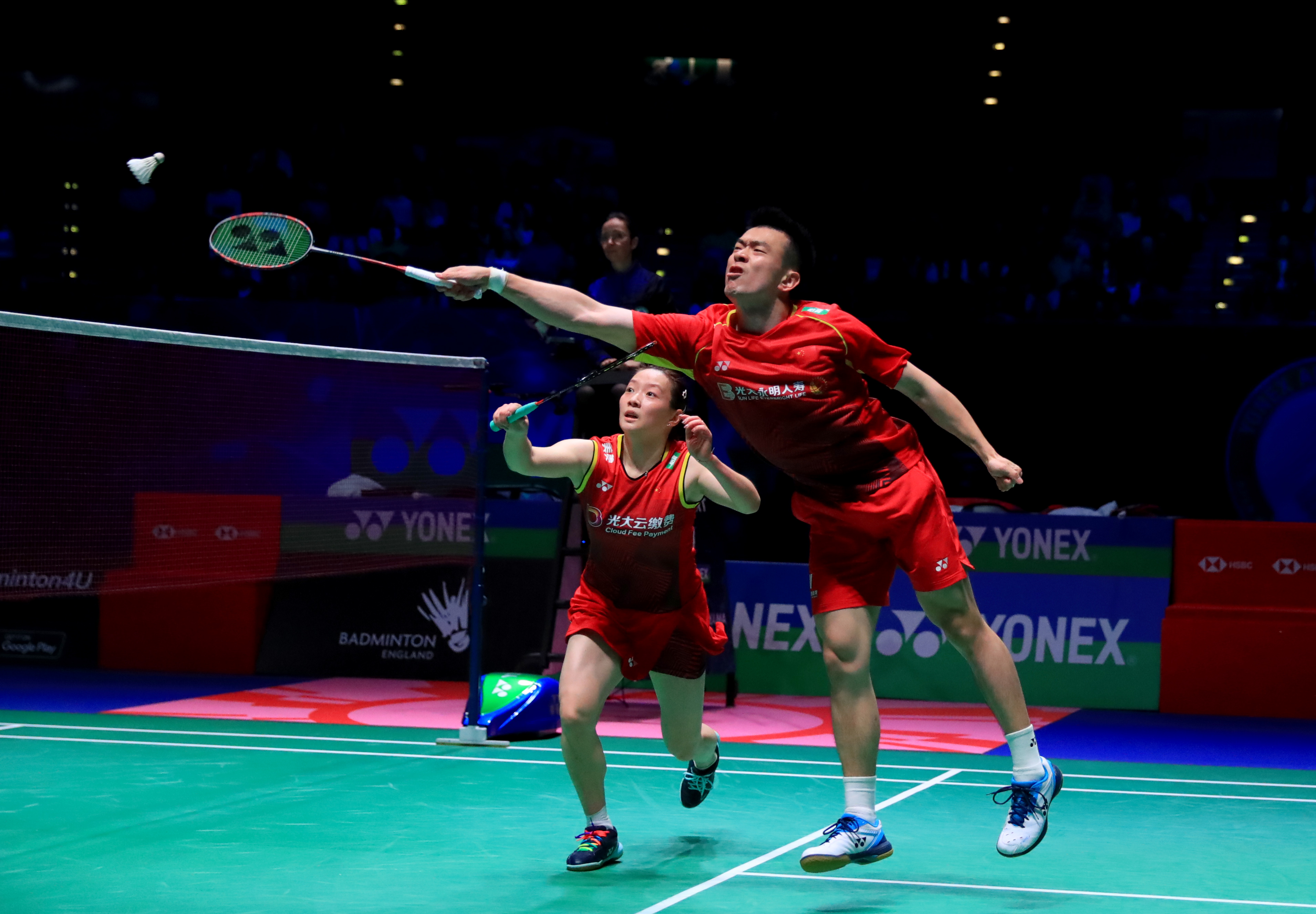 印尼队鏖战丹麦队，郑思维扛起全队